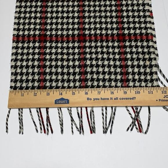 V Fraas Cashmink Houndstooth Holiday Acrylic Fringe Scarf Black White Red Winter - Picture 3 of 5